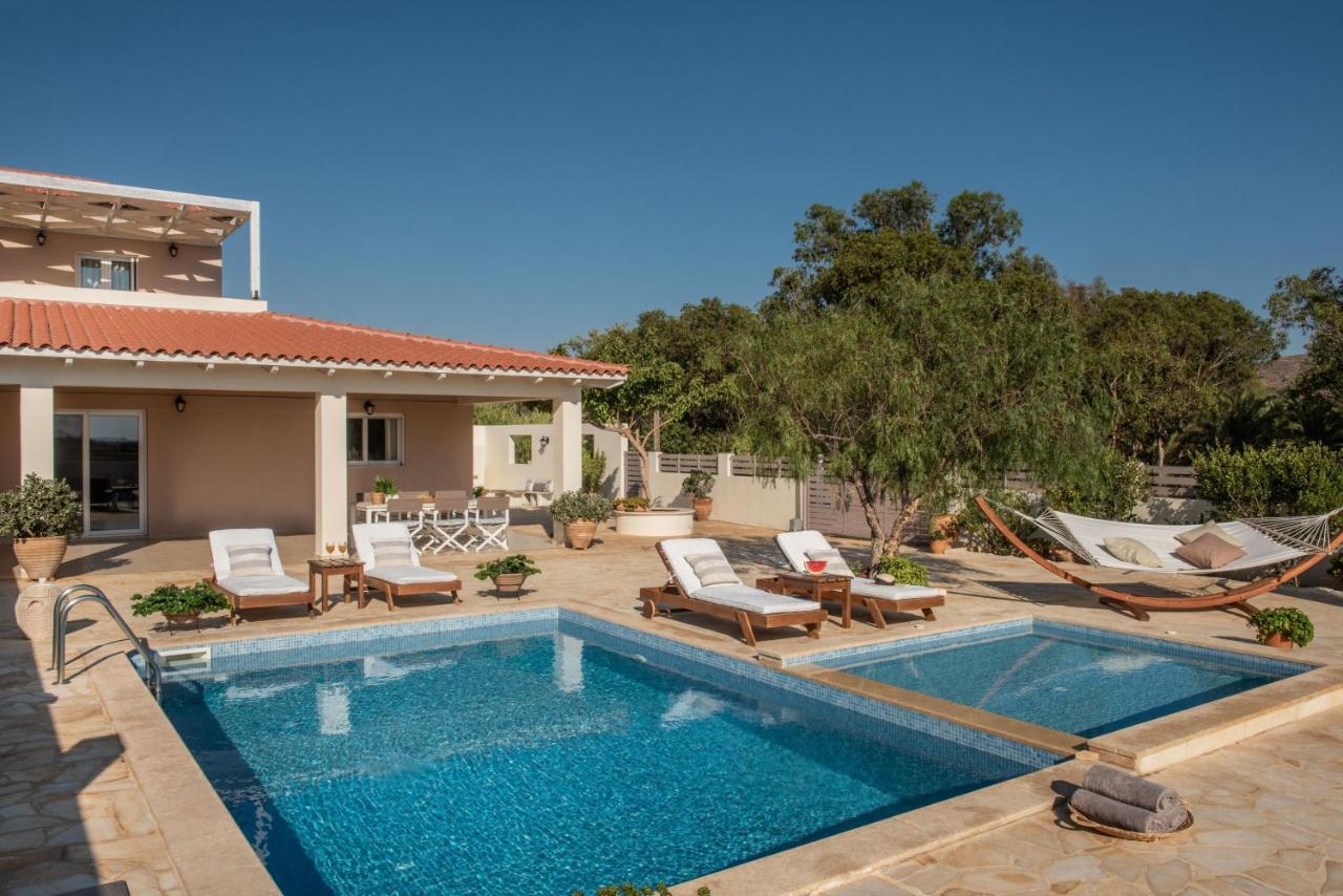 Filothei Beach House With Pool Kalamaki  Exteriér fotografie